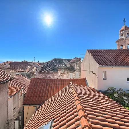 Konukevi Poetry House Split