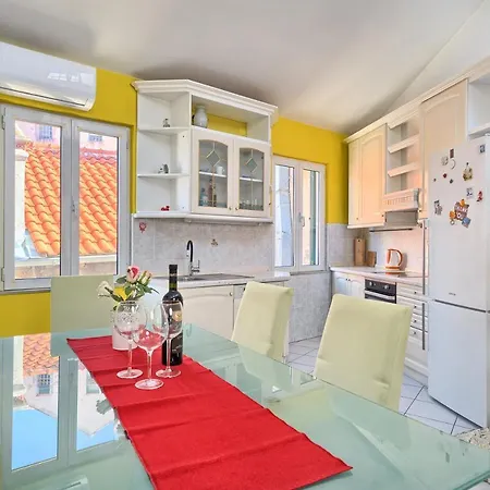 בית הארחה Poetry House 4*