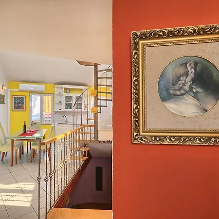 Poetry House ספליט