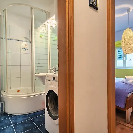 Poetry House בית הארחה 4*