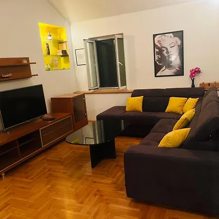 Poetry House Konukevi Split