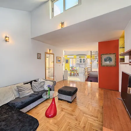 Poetry House 4* ספליט