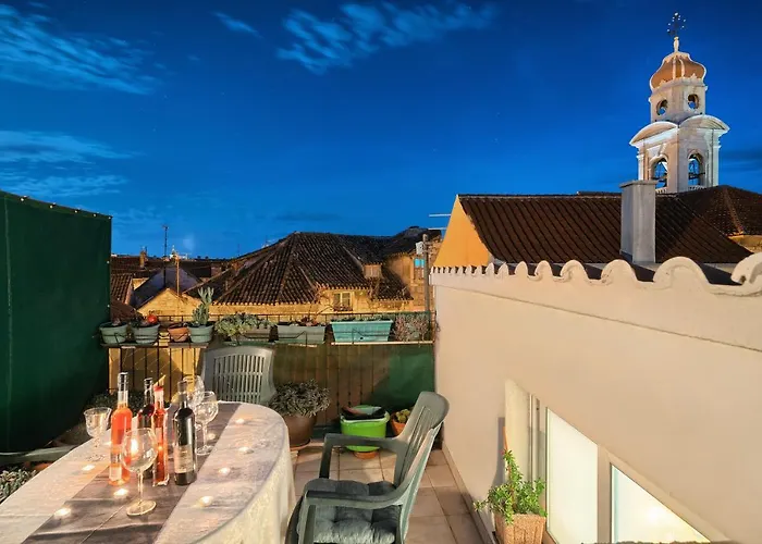 Poetry House 4* Split