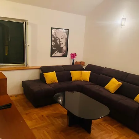 Гостьовий будинок Poetry House